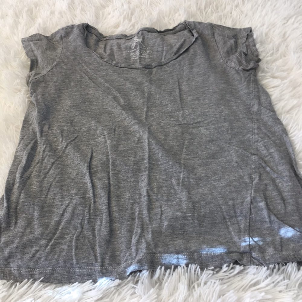 women's gray t-shirt